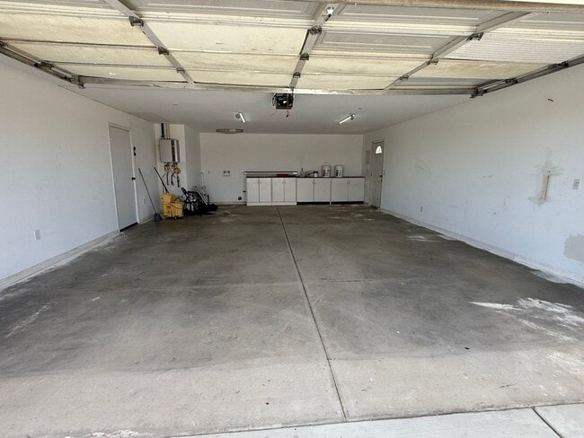 Building Photo - 12977 Cactus St