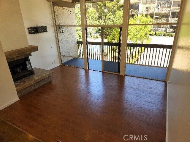 Building Photo - 6221 Marina Pacifica Dr N
