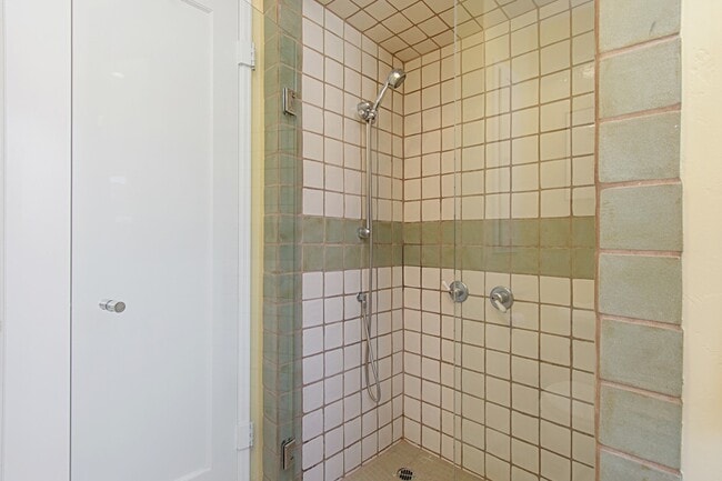 Building Photo - North PB Home, updated interior, just a fe...