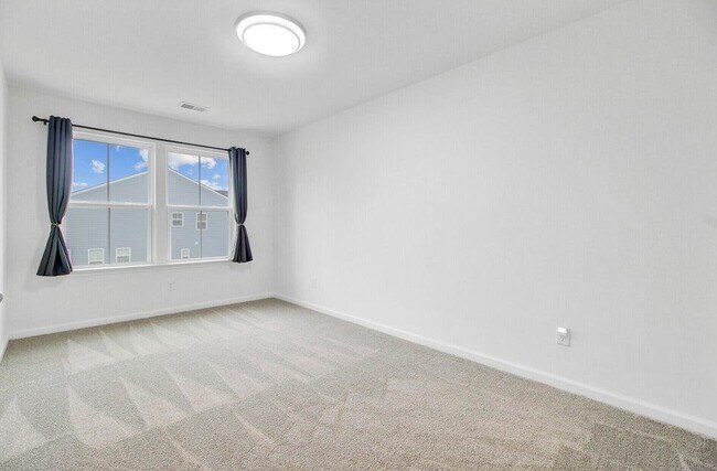 Building Photo - 770 Trotters Ln