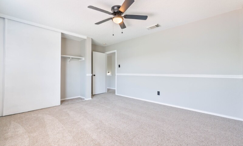 Building Photo - 10112 Sunset Pl