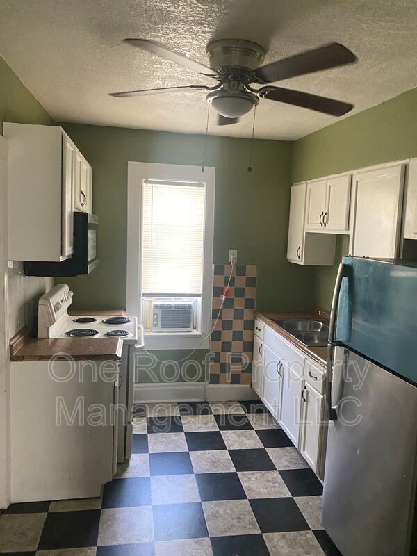 Building Photo - 532 Cypress Ave