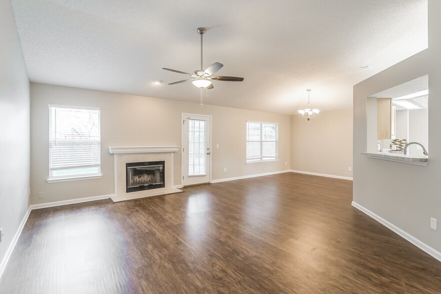 Building Photo - 338 Wildberry Ct