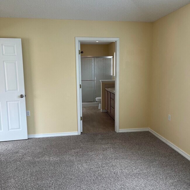 Building Photo - 5575 Meadow Creek Pl