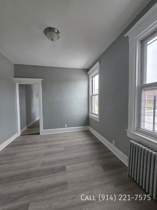 Building Photo - 188 Ashburton Ave