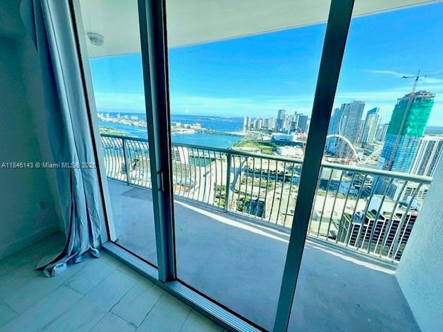 Building Photo - 1750 N Bayshore Dr
