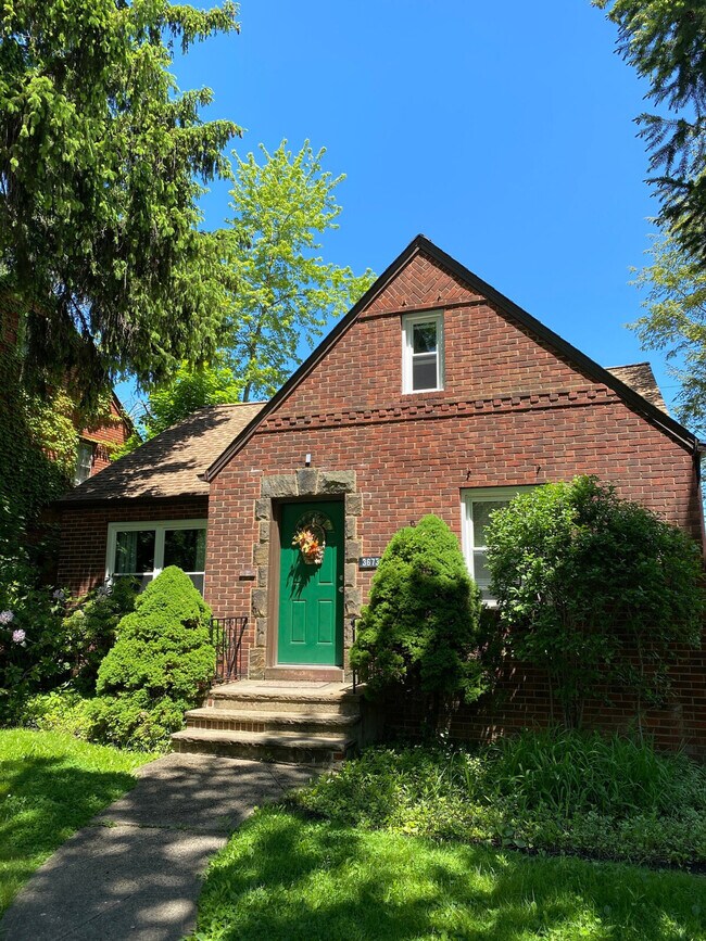 Building Photo - 3649 Berkeley Rd