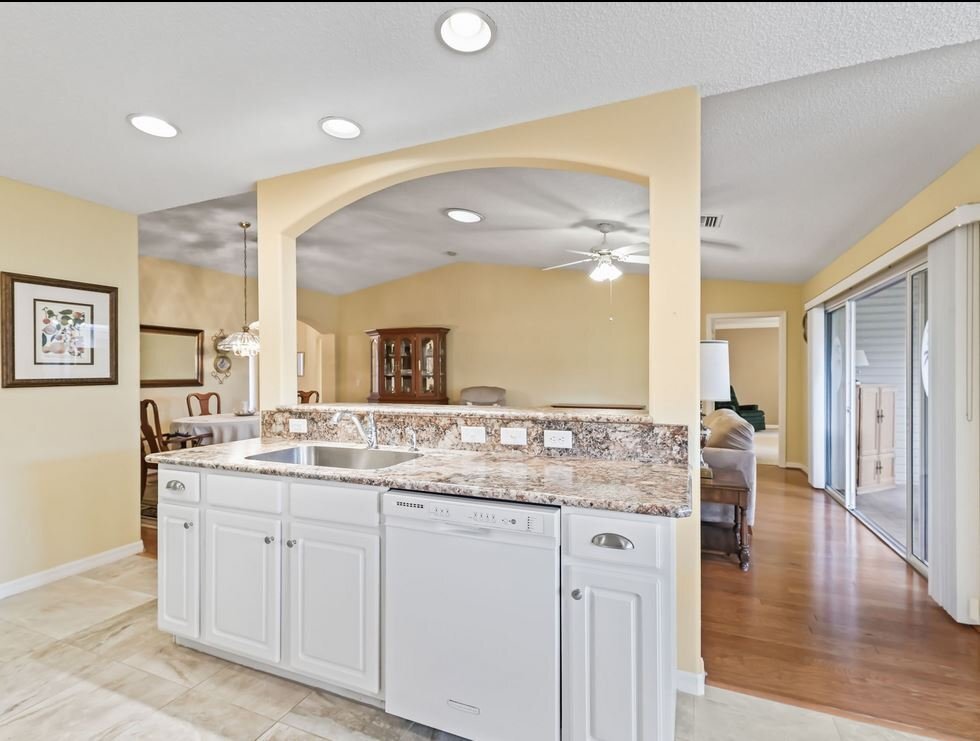 Building Photo - 32937 Enchanted Oaks Ln