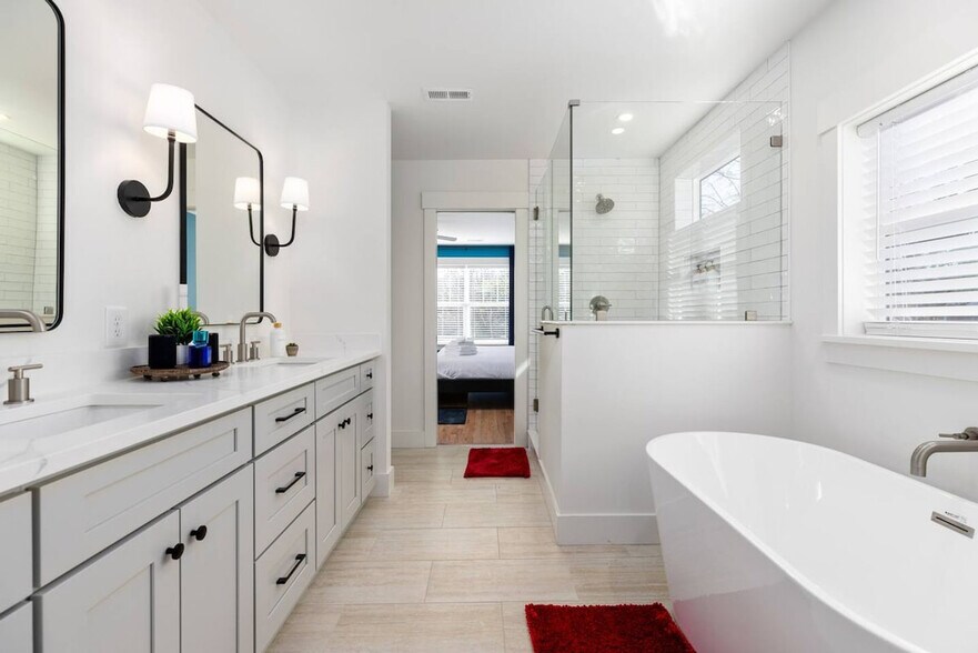 Building Photo - 806 Colorado Ave