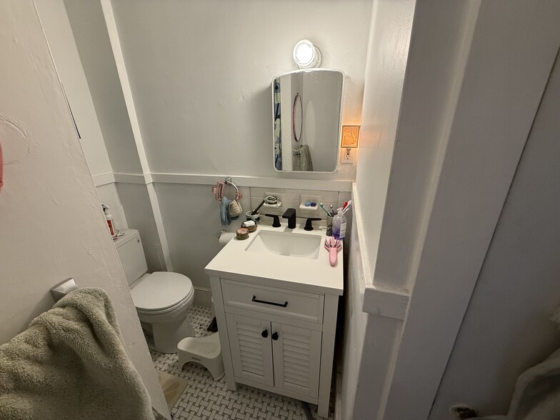 Building Photo - 219 Washington St