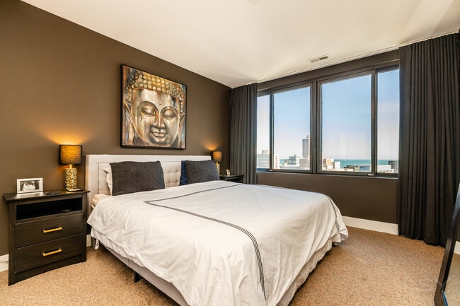 Building Photo - 2754 N Hampden Ct