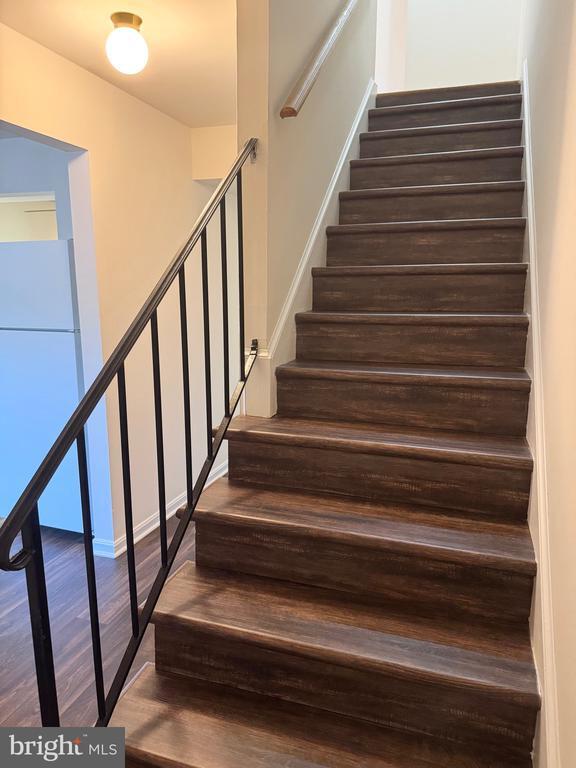 Building Photo - 413 Olde Greenwich Cir