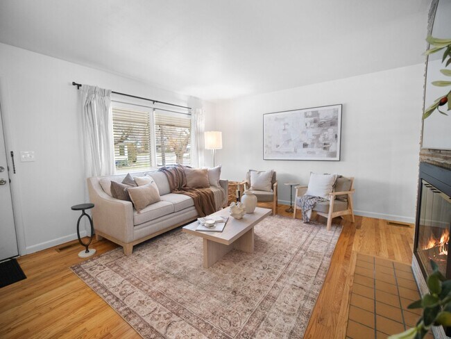 Building Photo - Manito House