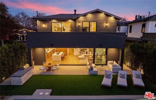 Building Photo - 4453 Gentry Ave