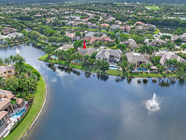 Building Photo - 10513 Versailles Blvd