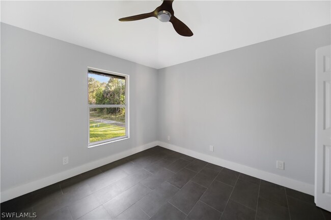 Building Photo - 390 35th Ave NE