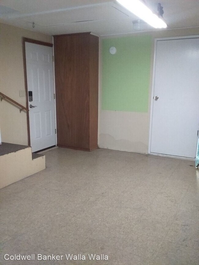 Building Photo - 2 br, 1 bath House - 1015 Catherine St.