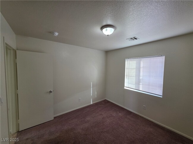 Building Photo - 1083 Sterling Peak St