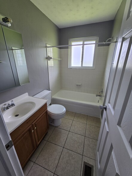 Building Photo - 2400 Windage Dr