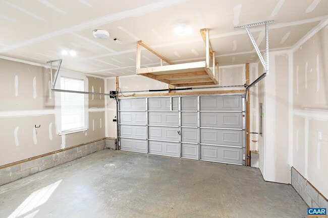 Building Photo - 100 Kyle Ct