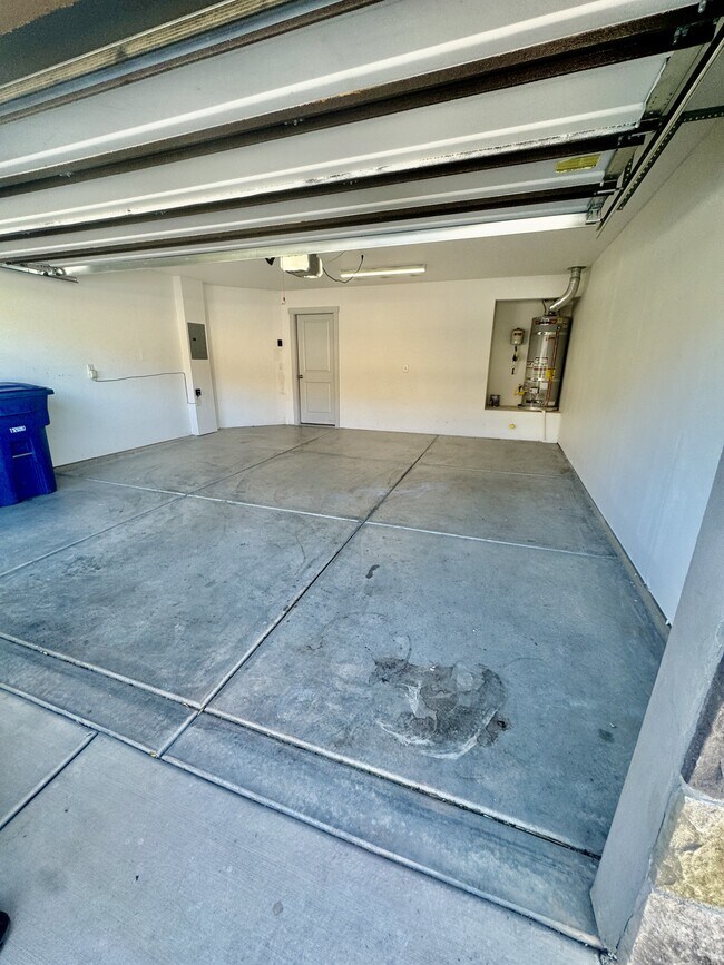 Building Photo - 3104 S Relic Ridge Dr