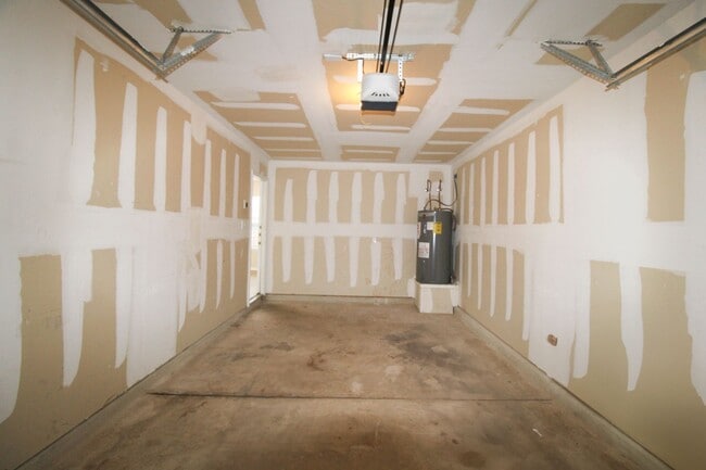 Building Photo - 16130 Branching Oaks