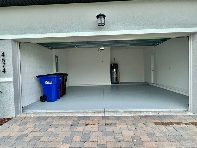 Building Photo - 4874 Shady Pnes Dr