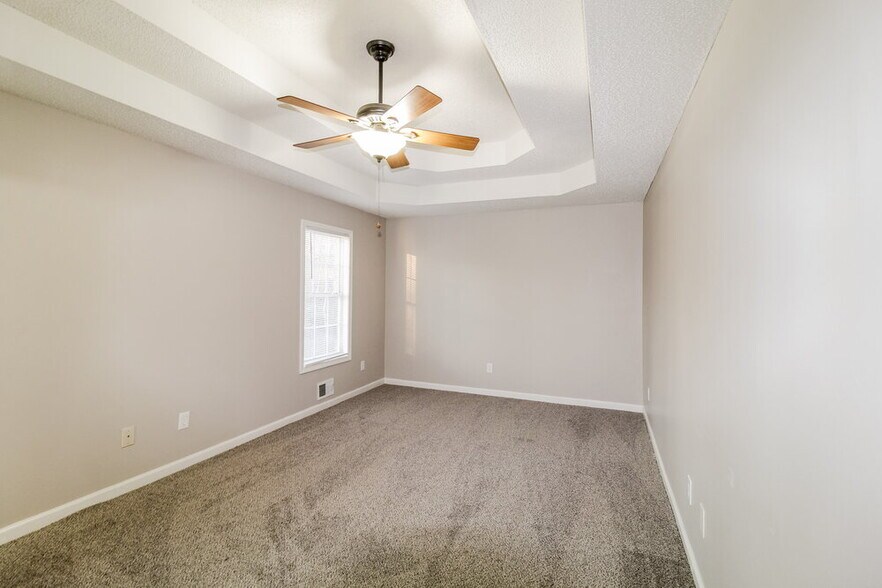 Building Photo - 271 Keller Dr
