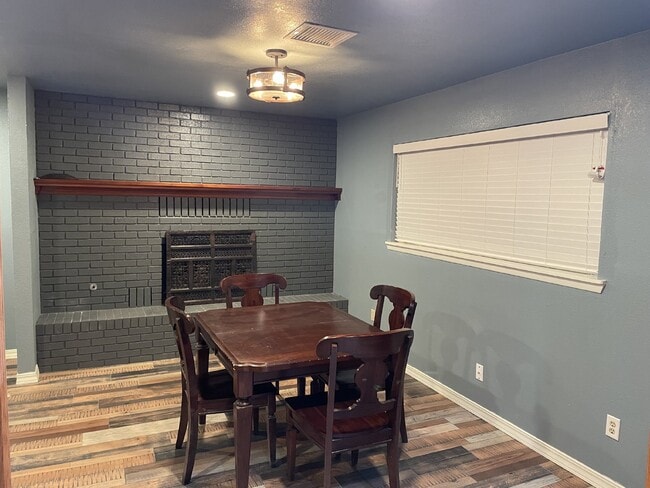 Building Photo - 9517 Mcintosh Dr