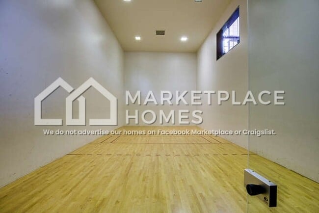 Building Photo - 45707 Graystone Ln