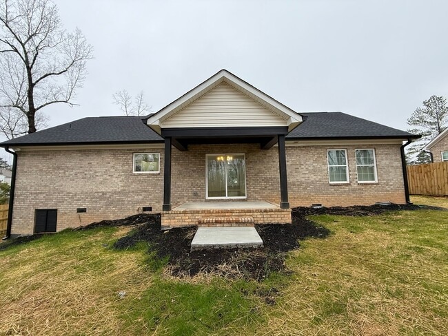 Building Photo - 3 Bedroom/2 Bath New Construction for Rent in Peachland