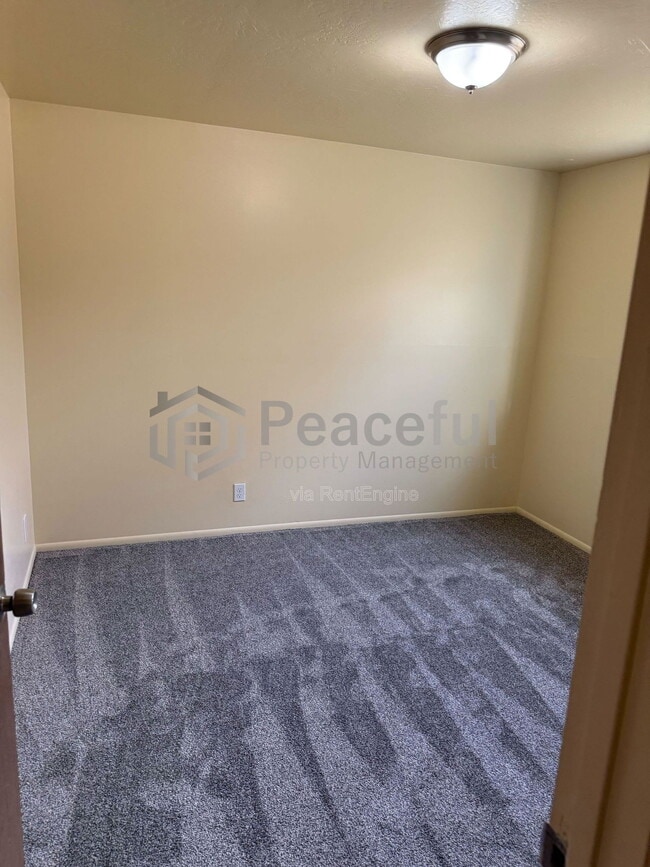 Building Photo - 4693 S Arlington Park Dr