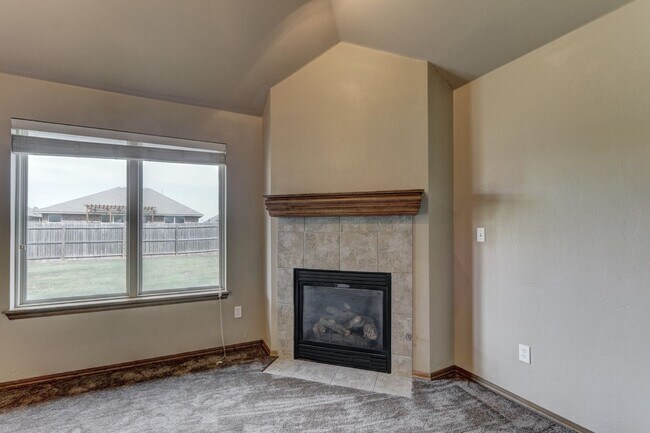 Building Photo - AVAILABLE 3-15-2020  FOR OCCUPANCY IN YUKON, MUSTANG SCHOOLS!