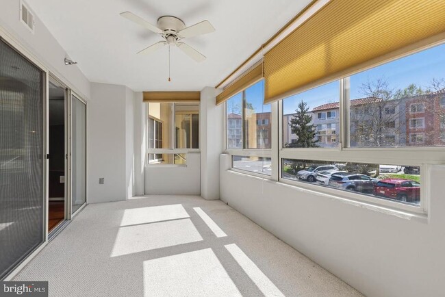 Building Photo - 14801 Pennfield Cir