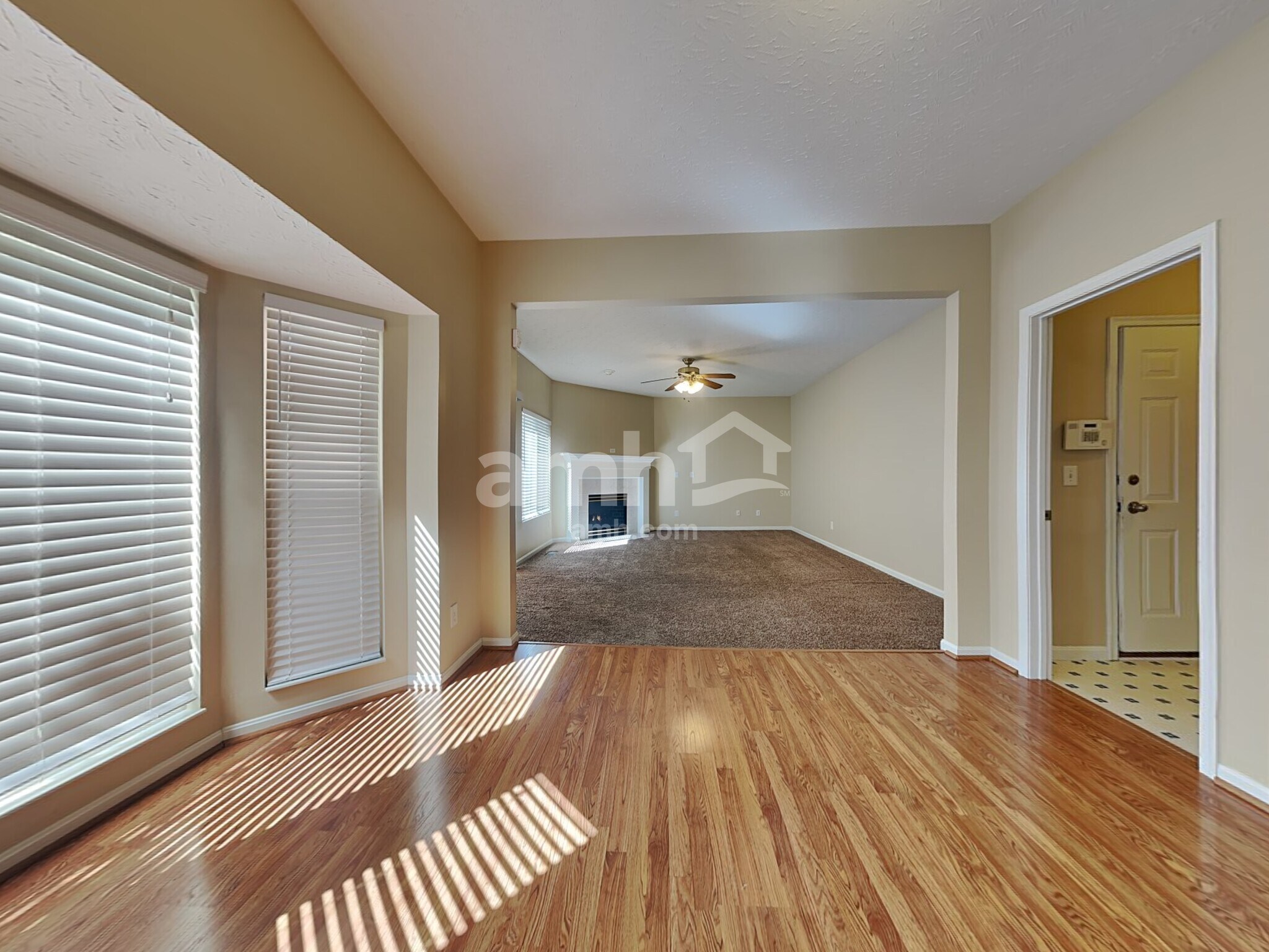Building Photo - 6259 Castle Oak Dr