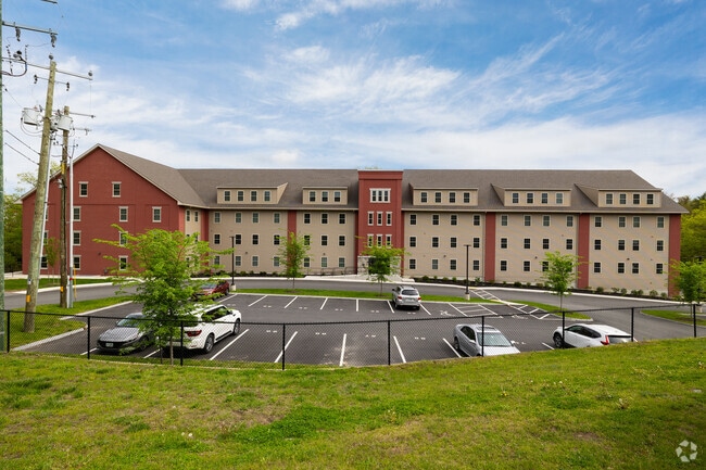 64 River St Rochester, NH - Fownes Mill Condominiums
