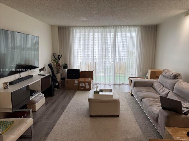 Building Photo - 2801 NE 183rd St