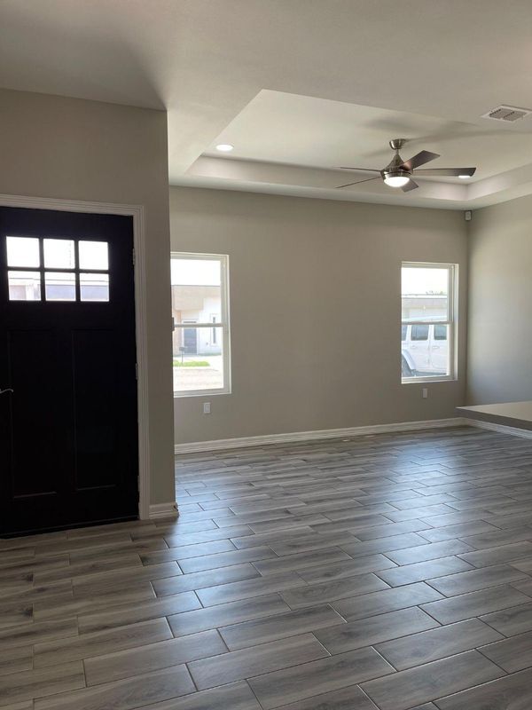 Building Photo - 424 3 1/2 Street