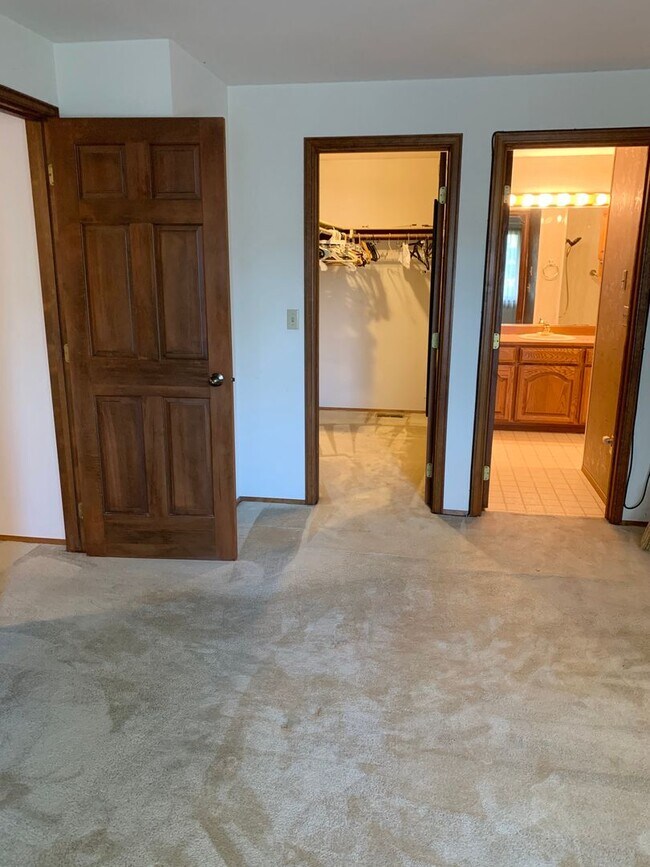 Building Photo - Oceanview 3BR 2.5BA | HUGE GARAGE | Washer & Dryer  | Dogs OK! >>> AVAILABLE NOW!