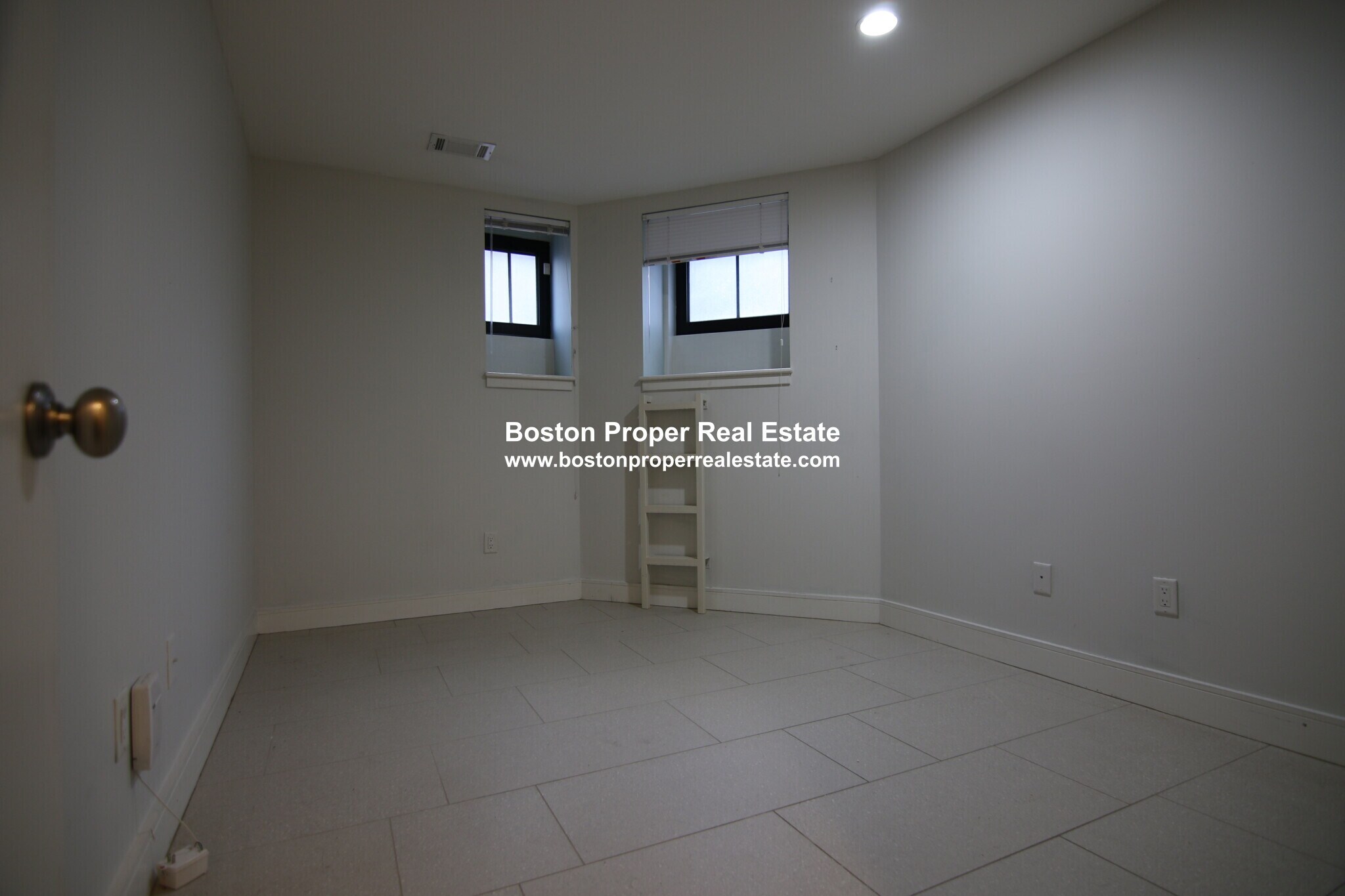 Building Photo - 557 Columbus Ave