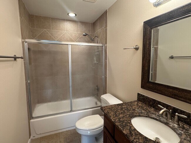 Building Photo - Nice 2 story townhome for rent in quiet ne...