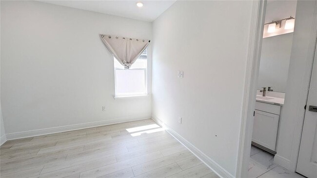 Building Photo - 15614 Vetta Dr