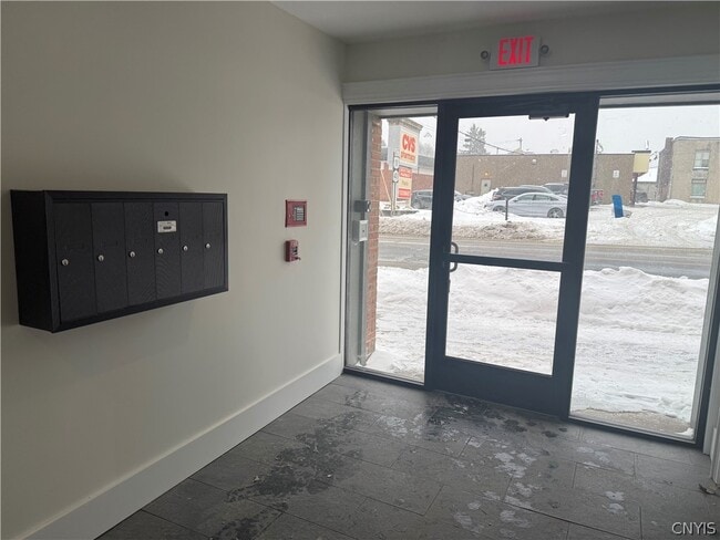 Building Photo - 109 Main St