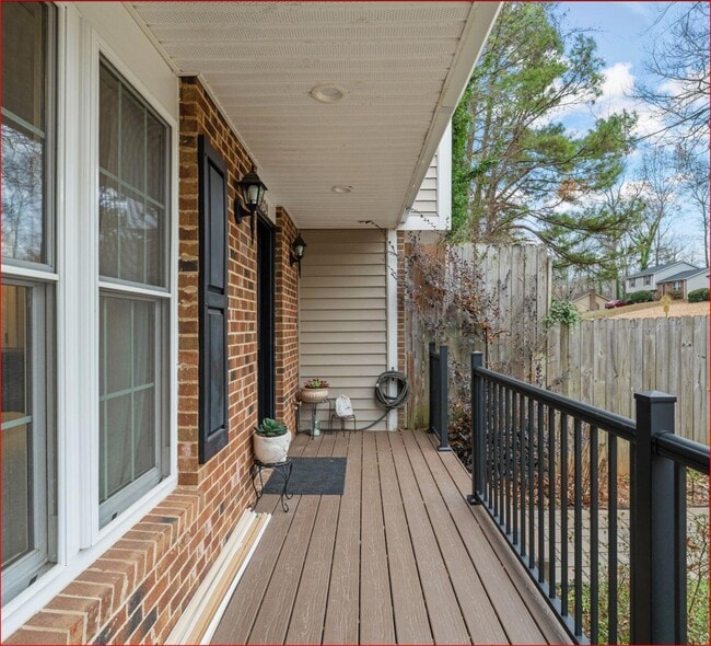 Building Photo - 7324 Shellburne Dr