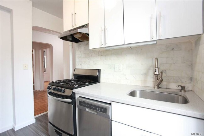 Building Photo - 65-10 99th St