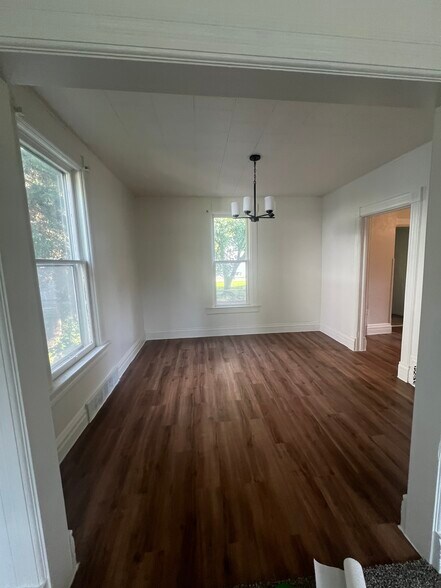 Dining room - 507 Center Ave