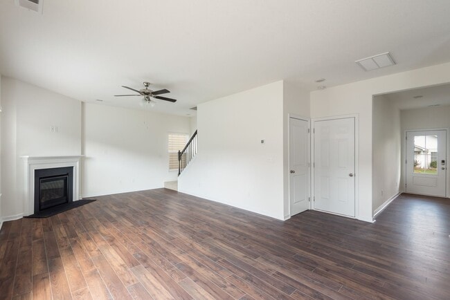 Building Photo - 118 Greystone Way
