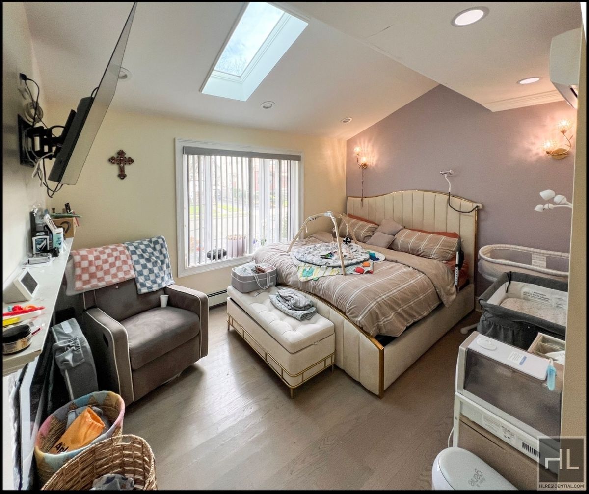 Building Photo - 3rd avenue