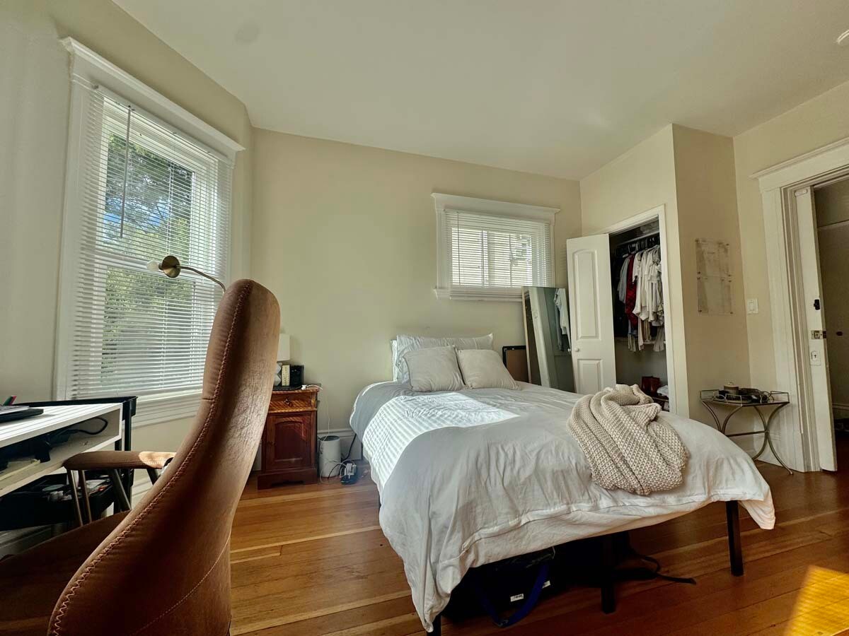 Building Photo - 2209 Haste St