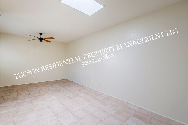 Building Photo - 5084 N Camino Del Lazo